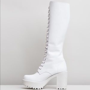 roc boots lash white